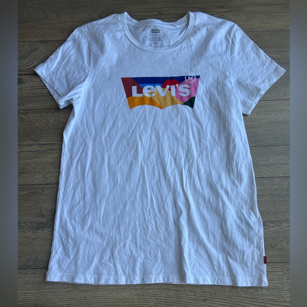 Levi's Classic White Tee